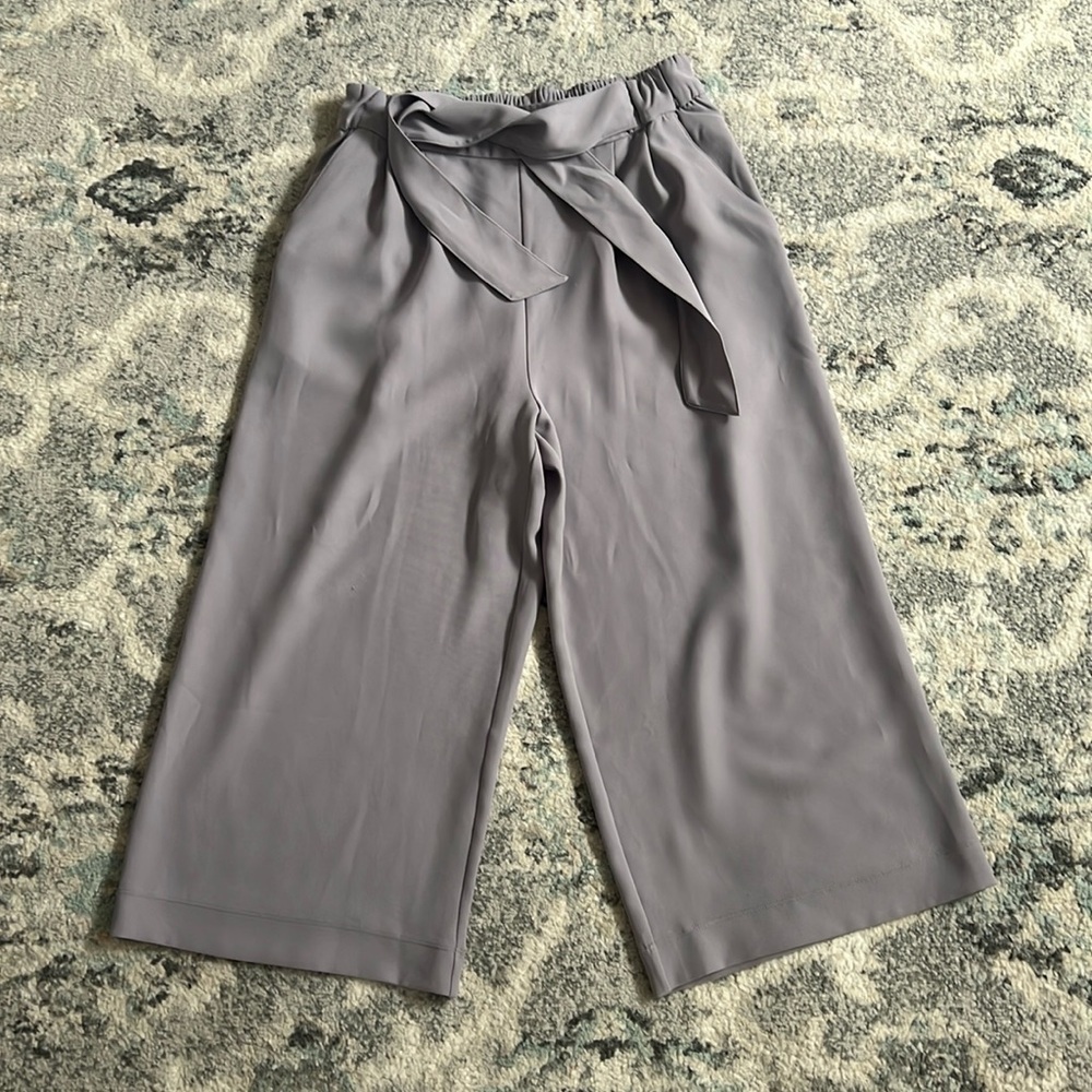 Lululemon Noir Crop